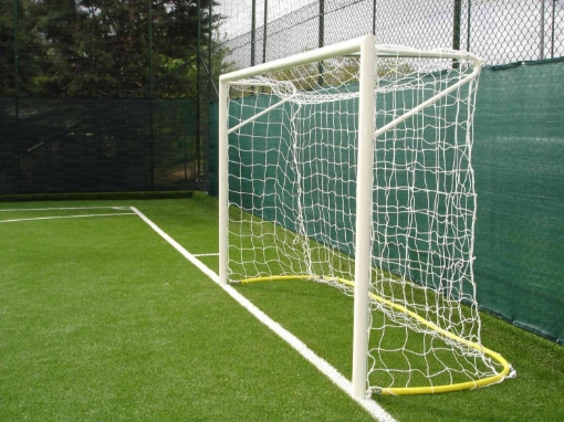 Pilt Poarta futsal otel 3x2 m, montata in manșoane, cu suporturi sudate si lant pentru plasa